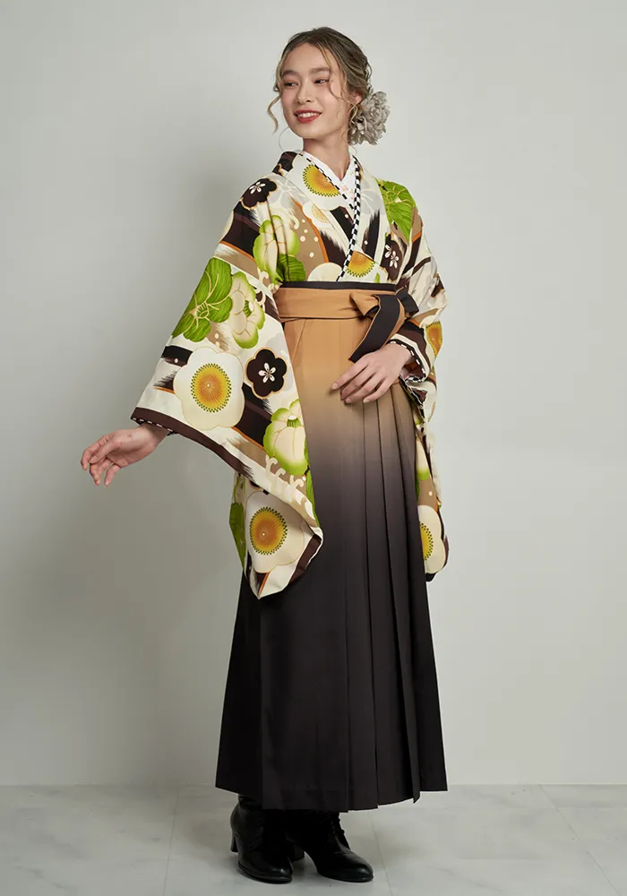 着物】クリーム×緑矢絣・梅・椿+【袴】からし×黒ぼかし│卒業式袴